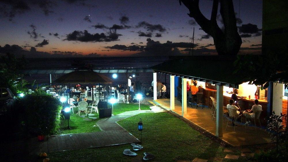 Castle Comfort Lodge Roseau Esterno foto